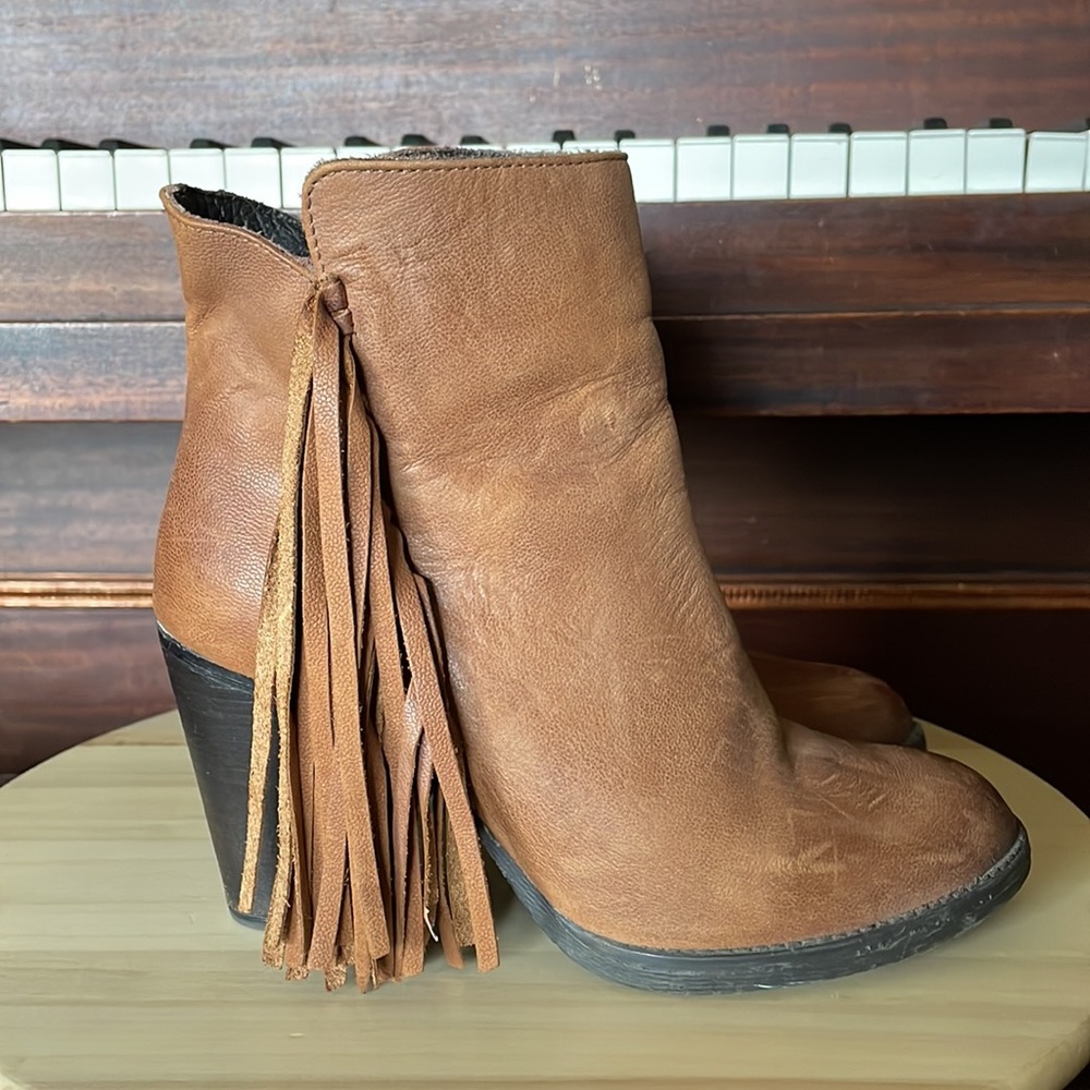 5 for $35 Steve Madden leather fringed boots